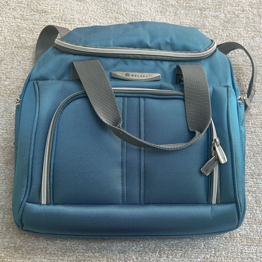 NWOT DELSEY TRAVEL/OVERNIGHT/WEEKENDER BAG, CARRY-ON